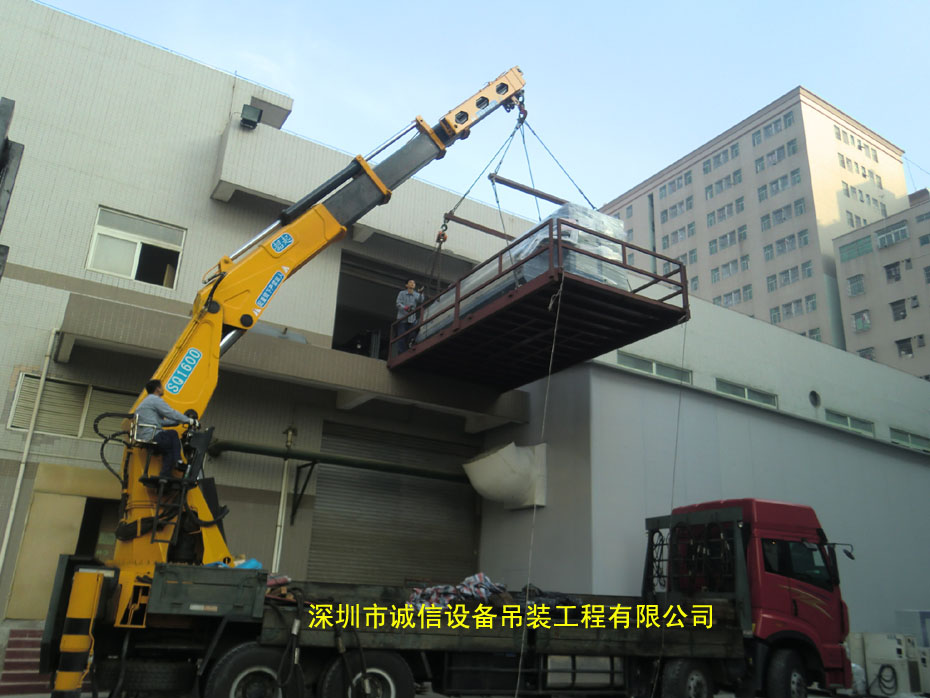 深圳宝安吊车出租 以诚信为本的吊装装卸搬运服务